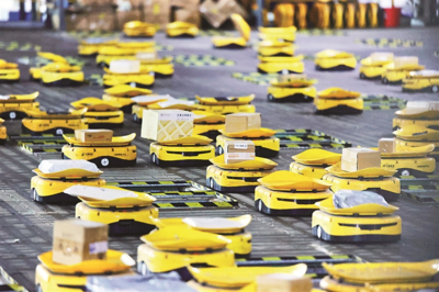 踔厲奮發(fā)新征程丨新興技術(shù)融入收揀送環(huán)節(jié)，自動化設(shè)施加速落地應用，“無人”快遞智能升級